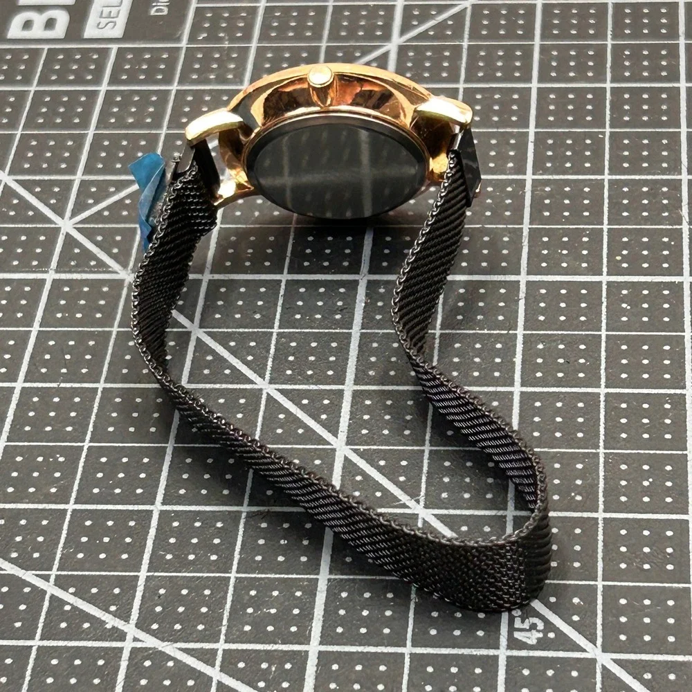 Disu wrist watch